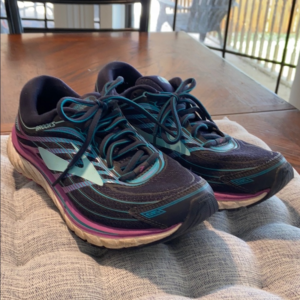 Brooks Glycerin 15 size 9 wide (D), Navy blue